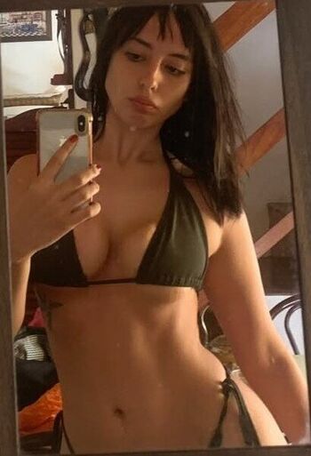 Full leaked Leah dizon/ private onlyfans photo