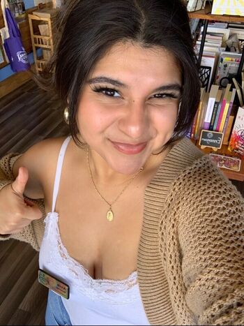 Full leaked Anniesbookstore private onlyfans photo