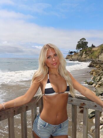 Full leaked Averi johnson private onlyfans photo