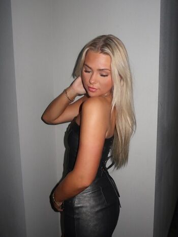 Full leaked Averi johnson private onlyfans photo