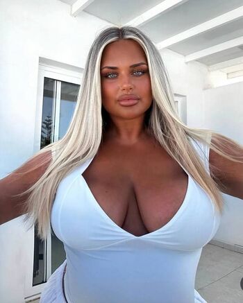 Full leaked Chloe private onlyfans photo