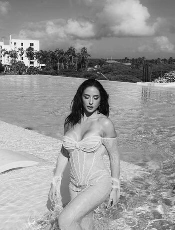 Full leaked Dorothymannine private onlyfans photo