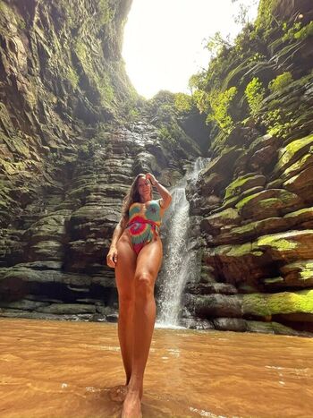 Full leaked Embarquenasmilhas private onlyfans photo