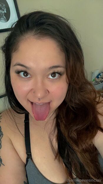 Full leaked Emikoevesinclair private onlyfans photo