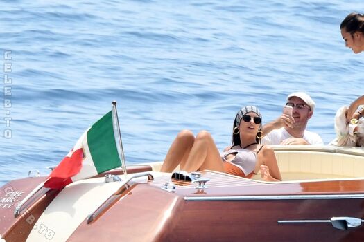 Full leaked Emily ratajkowski private onlyfans photo