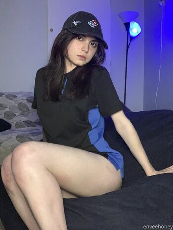 Full leaked Envee private onlyfans photo