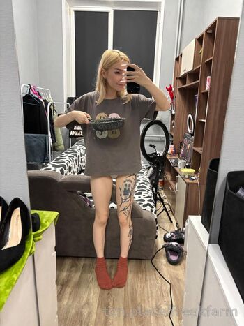 Full leaked Freakfarm private onlyfans photo