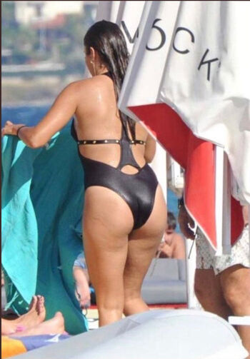 Full leaked Hande ercel private onlyfans photo