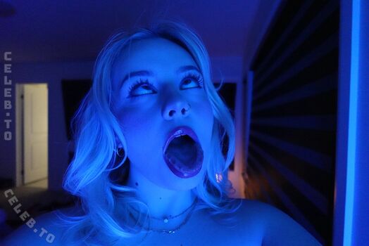 Full leaked Harleygonebad private onlyfans photo
