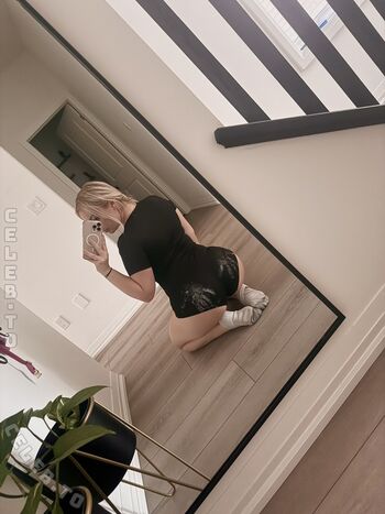 Full leaked Harleygonebad private onlyfans photo