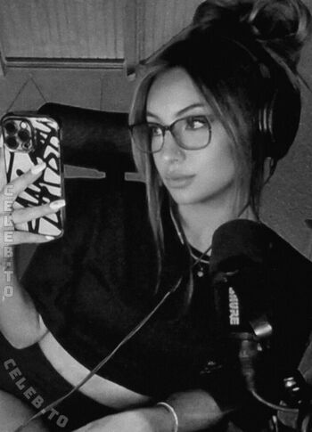Full leaked Honeyxxo private onlyfans photo