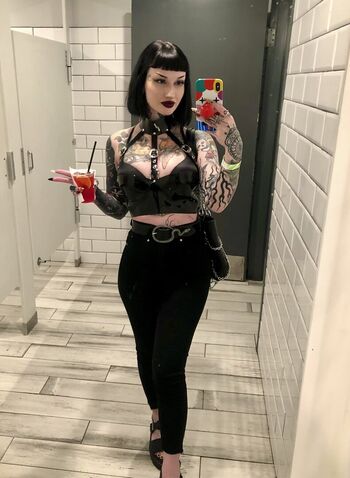 Full leaked Hviley rose private onlyfans photo