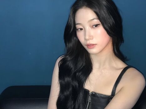 Kazuha Nakamura 中村 一葉