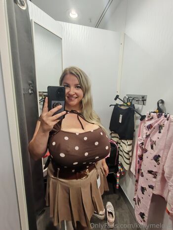 Full leaked Kellymelons private onlyfans photo