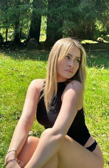 Full leaked Kim sara private onlyfans photo