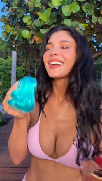 Full leaked Kylie jenner private onlyfans photo