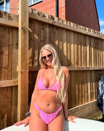 Full leaked Laura private onlyfans photo