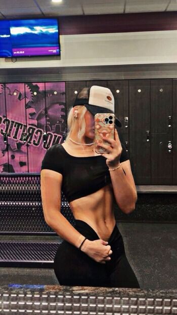 Full leaked Laylabee private onlyfans photo