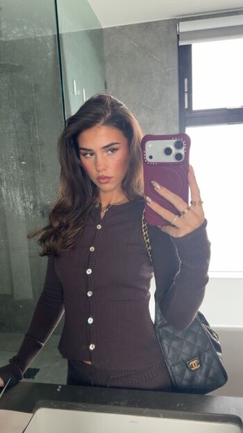 Full leaked Leah halton page private onlyfans photo