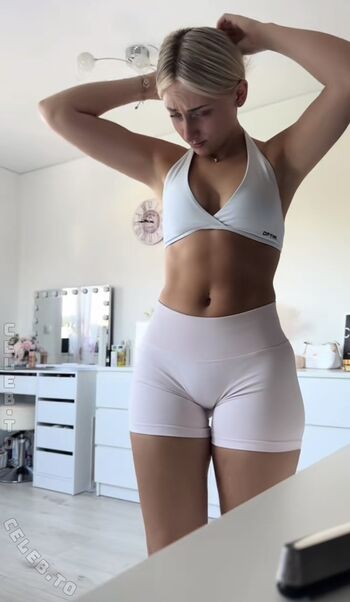 Full leaked Littlelienchen private onlyfans photo