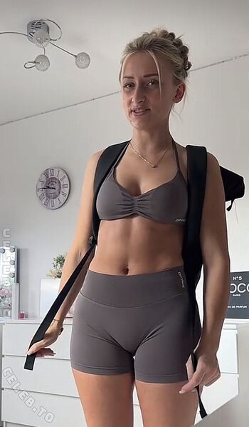 Full leaked Littlelienchen private onlyfans photo