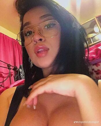 Full leaked Lizzywurst private onlyfans photo