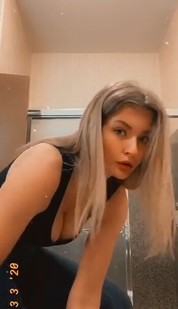 Full leaked Mia melano private onlyfans photo