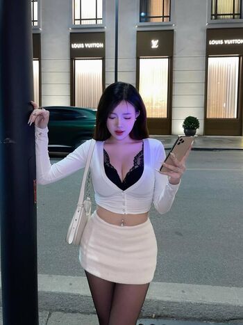 Full leaked Mianh private onlyfans photo