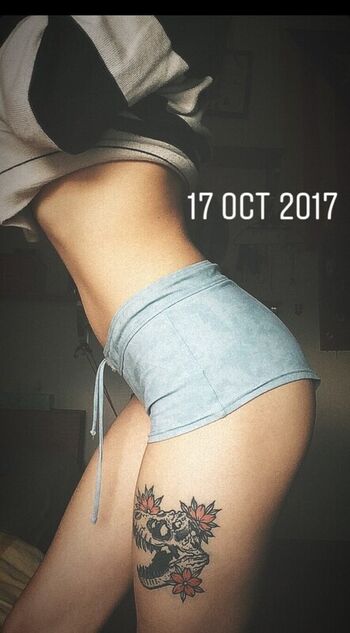 Full leaked Miavonfox private onlyfans photo