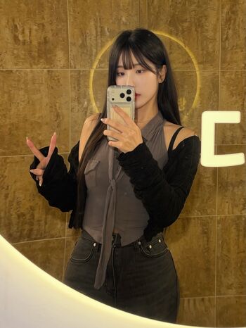 Full leaked Minimini private onlyfans photo