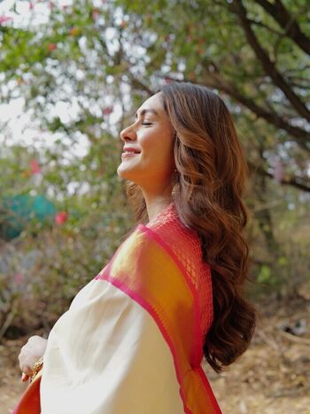 Full leaked Mrunal thakur private onlyfans photo