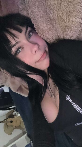 Full leaked Skinnyghostiee private onlyfans photo