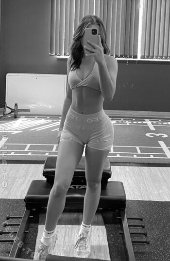 Full leaked Sophiia ugc private onlyfans photo