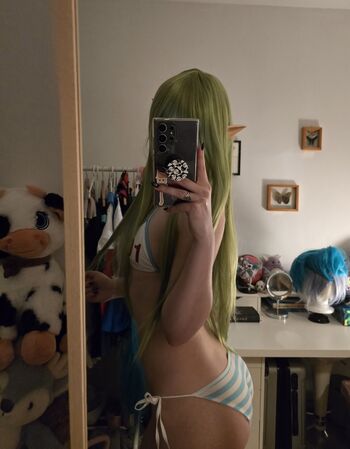 Full leaked Weeniestwee private onlyfans photo