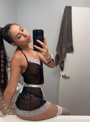 Full leaked Yummyhoneyyy private onlyfans photo