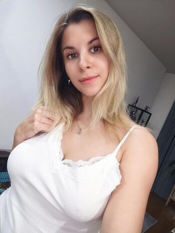 Full leaked Yunakairi private onlyfans photo